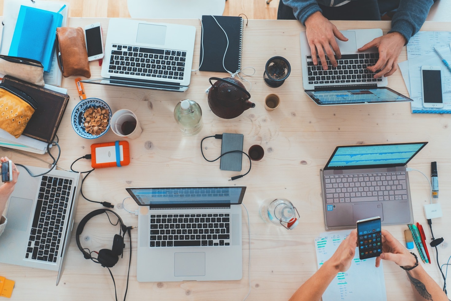 5 Ways Technology Simplifies Everyday Tasks